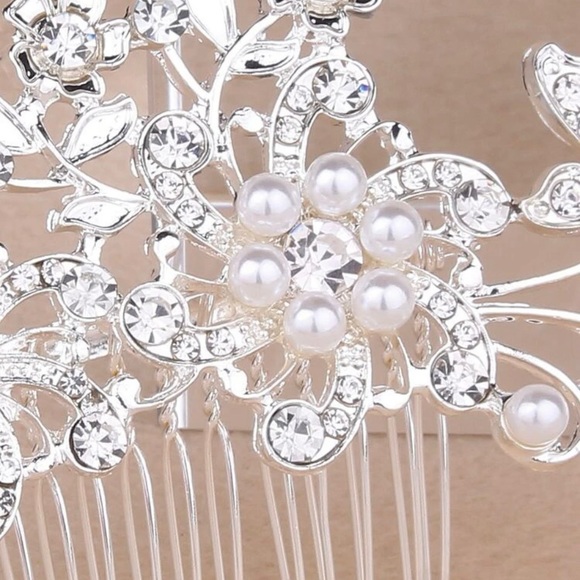 Wedding hair accessory - Picture 4 of 4